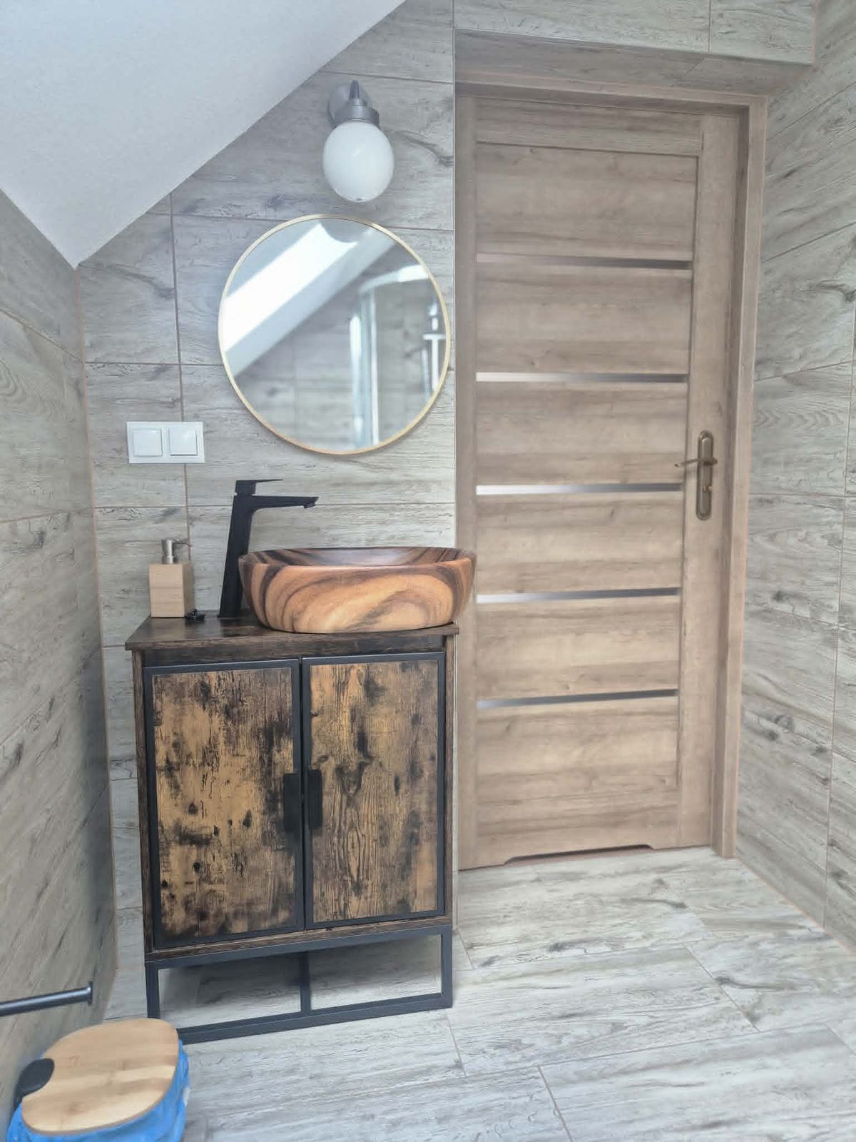 Apartament nr 2 — umywalka