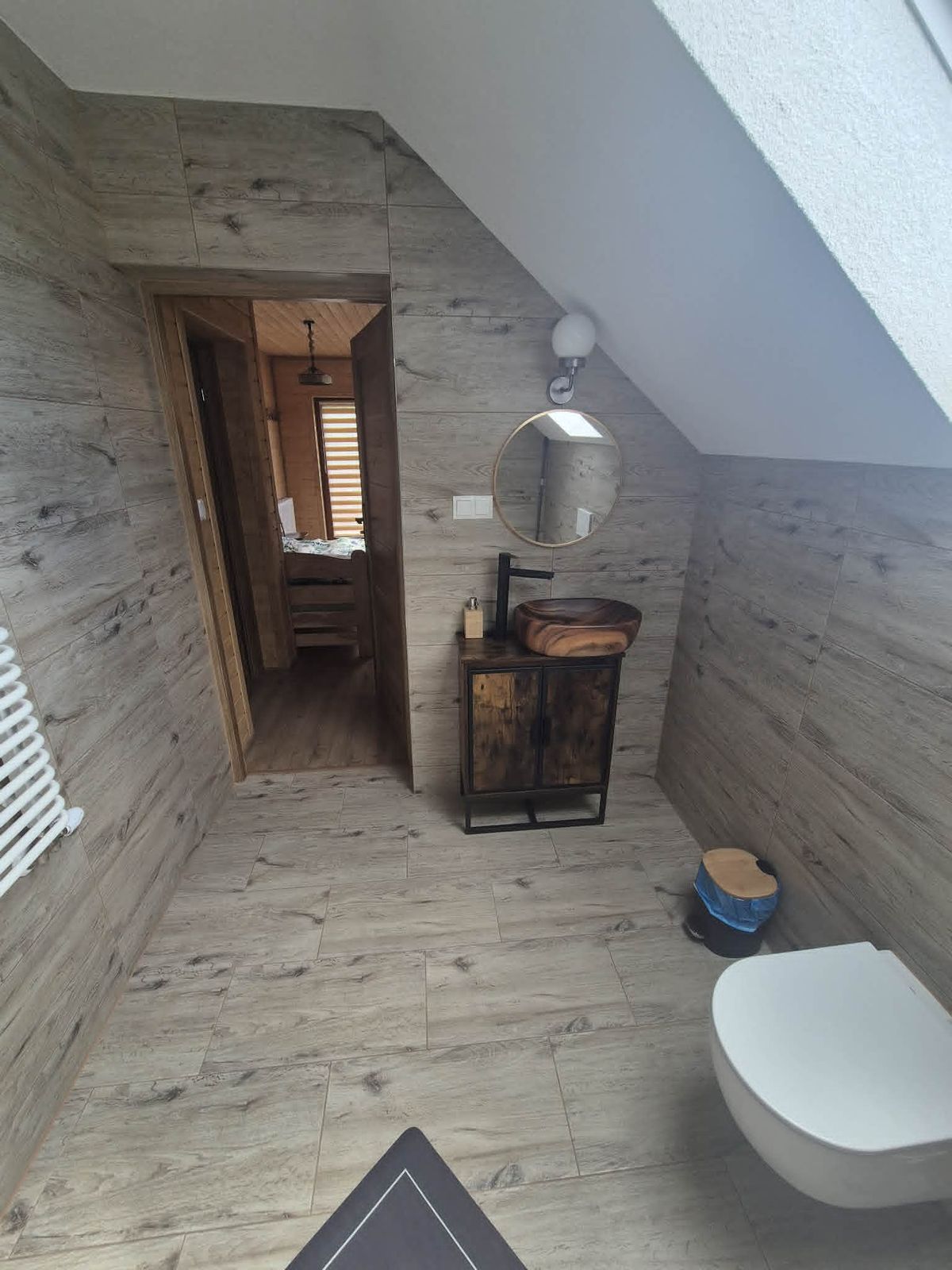 Apartament nr 3 — wejście do łazienki