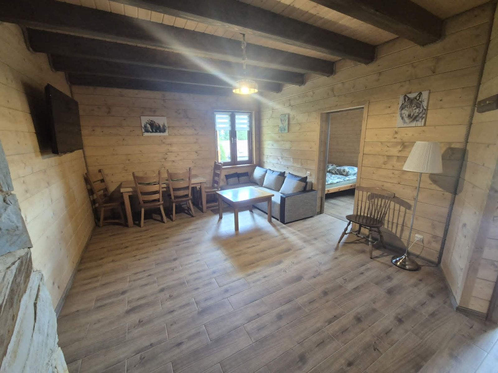 Apartament na parterze — salon i jadalnia